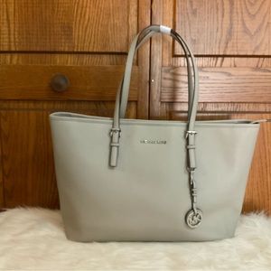 Large Michael Kor’s Tote with Lots of Compartments